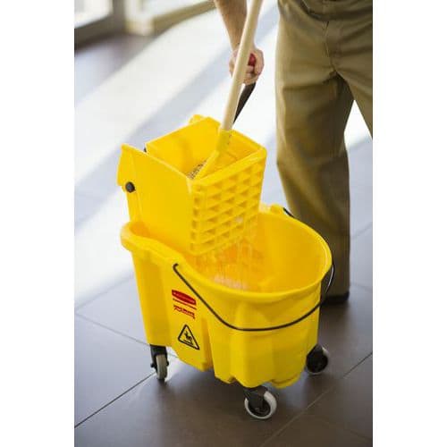 Cubo y escurridor lateral WaveBrake - 33 L - Rubbermaid